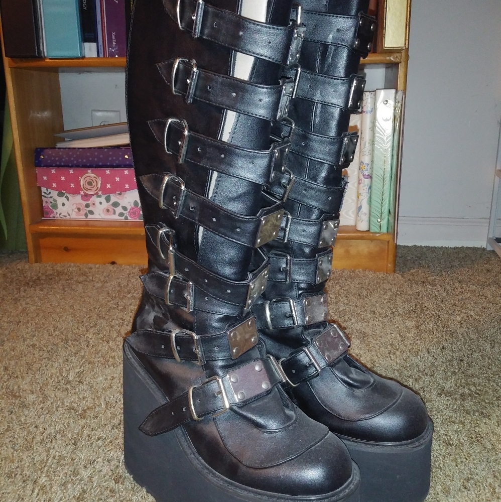 Dollskill Demonia Size 10 Trinity Boots